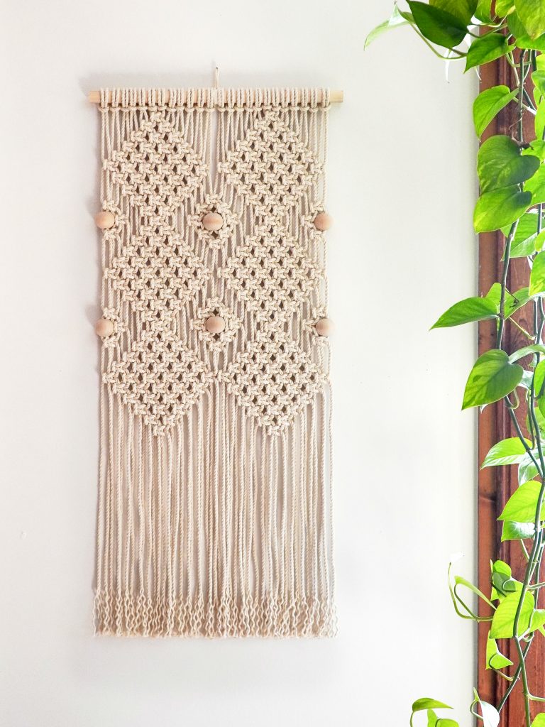 Cascading Diamonds Macramé Wall Hanging [Pattern] Digits & Threads