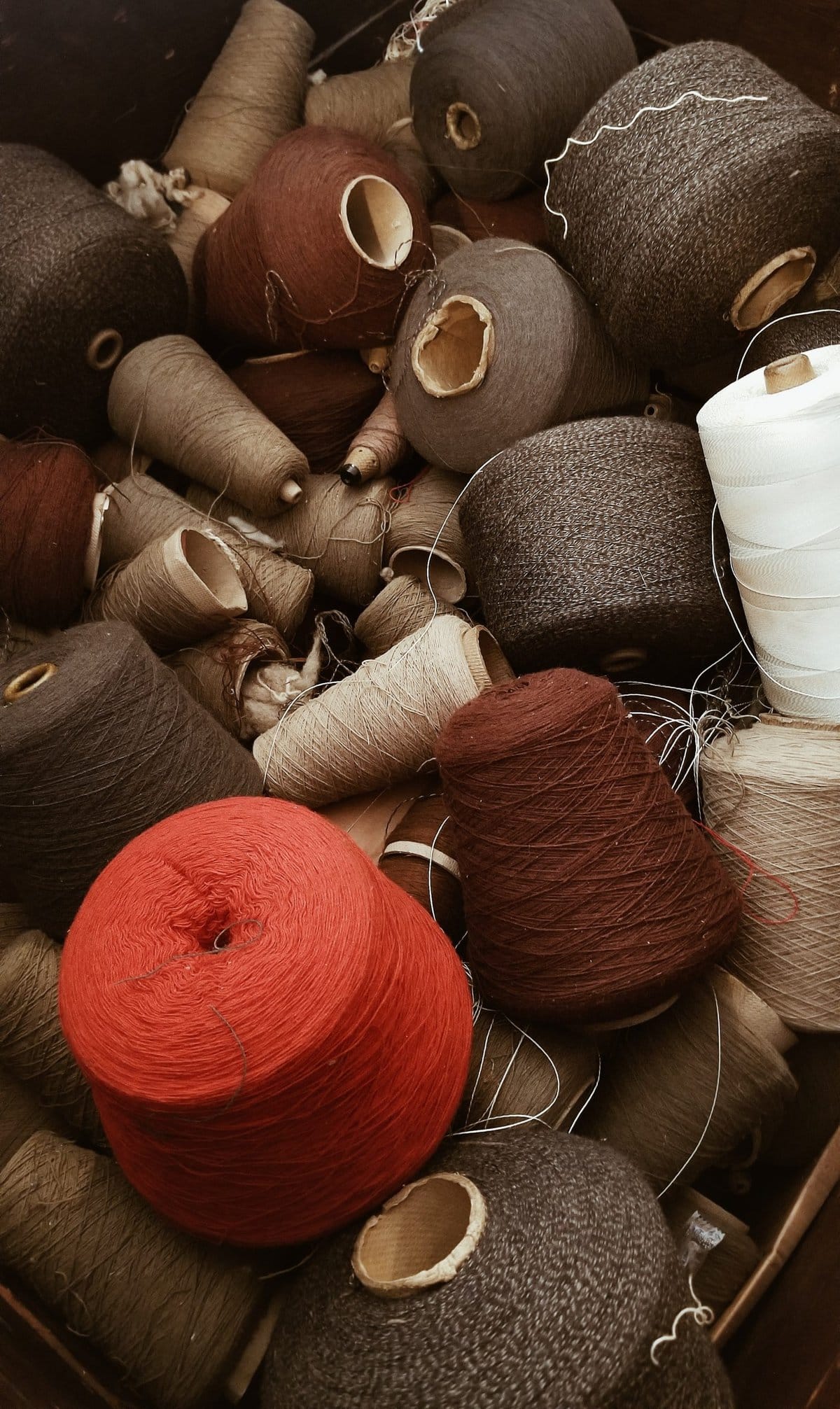 Woollen Spun vs. Worsted Spun Yarn Structure Explained